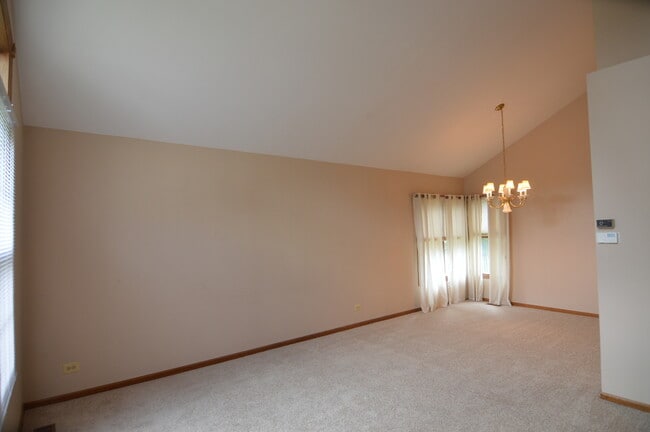 Building Photo - 519 Indian Ridge Trail