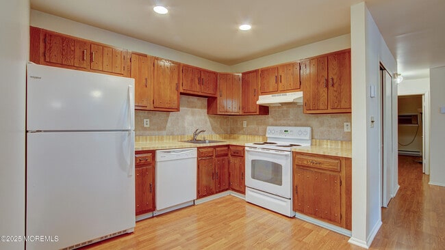 Building Photo - 138 Amberly Dr