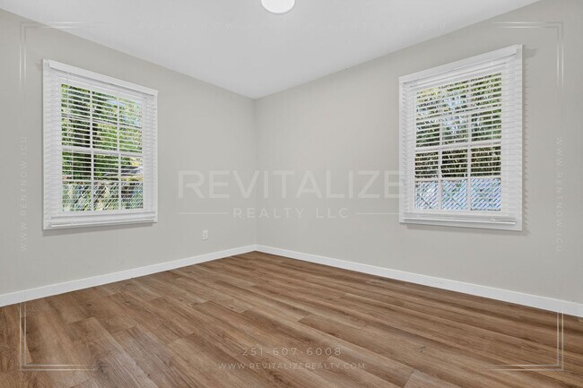 Building Photo - 2900 Lott Dr
