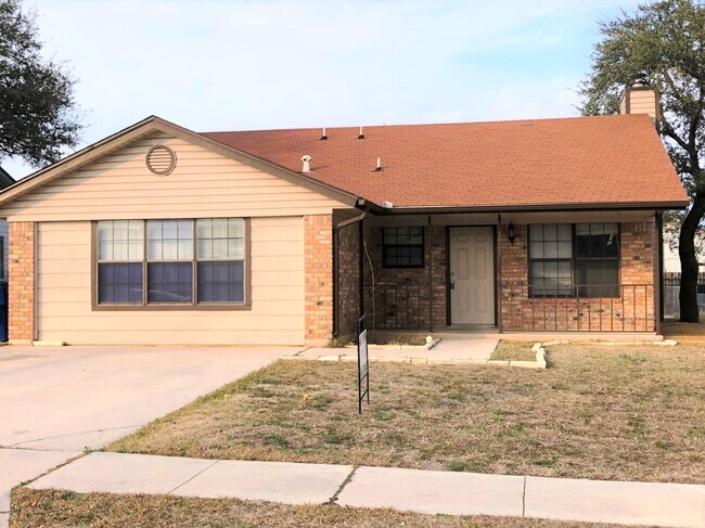 Primary Photo - 306 Saddle Dr