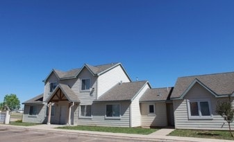 Building Photo - Main Street Townhomes