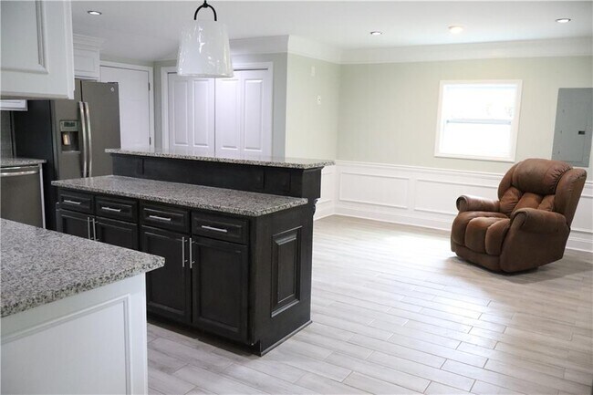 Building Photo - 3432 Gilleland Cir