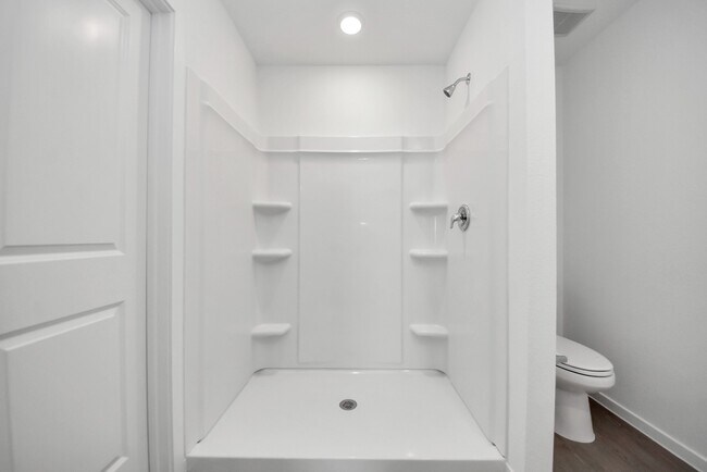 Building Photo - 10410 Birds Nest Dr