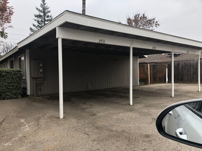 Building Photo - 2515 W Victor Ct