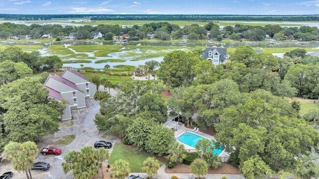 Building Photo - Coastal Living in the Heart of Folly Beach