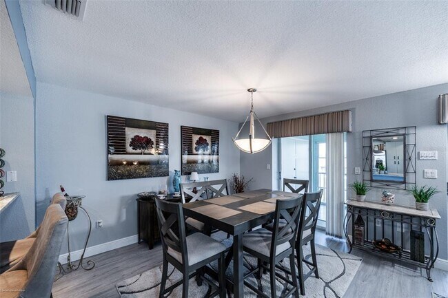 Building Photo - 4000 Bal Harbor Blvd