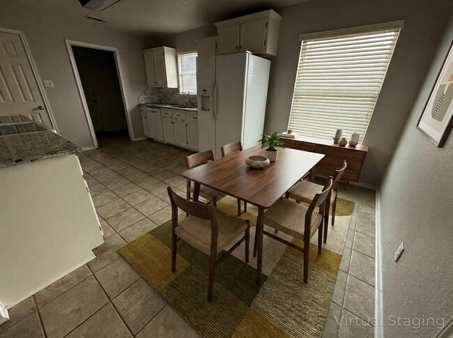 Building Photo - 408 Viola Dr