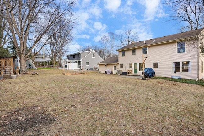 Building Photo - 310 Yosemite Trail