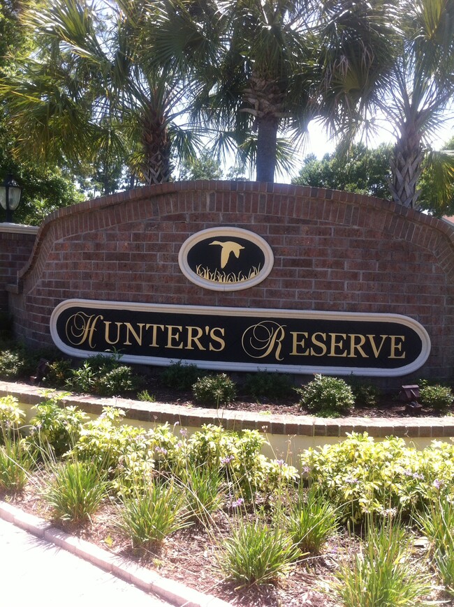 Single Entrance for added security - 144 Reserve Cir