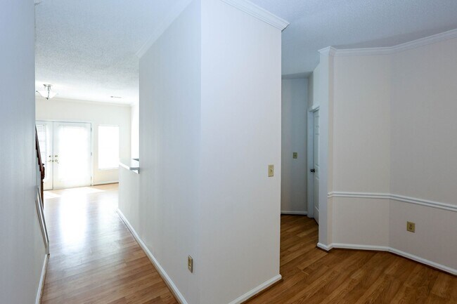 Building Photo - 230 Amal Dr SW
