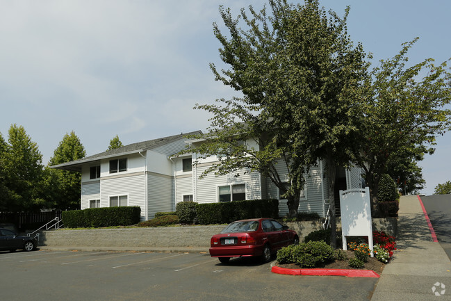 Building Photo - Trailside Apartments