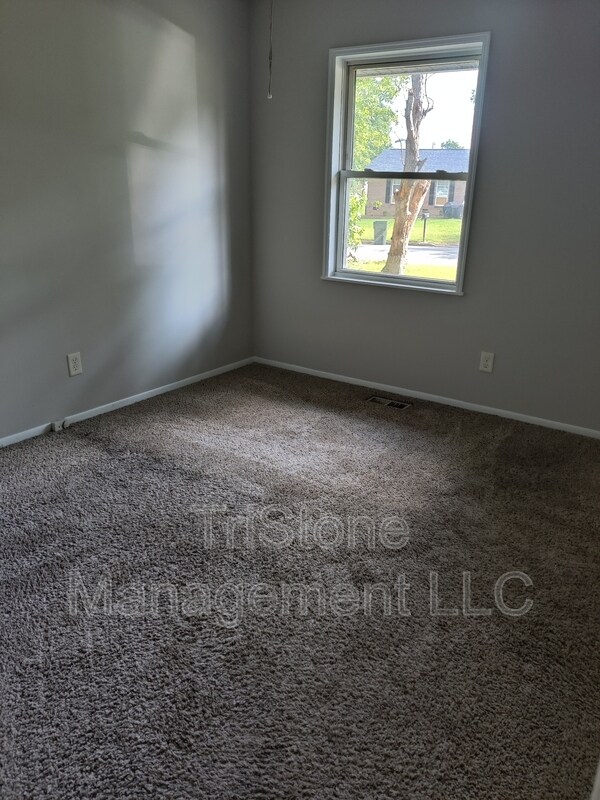 Building Photo - 3030 Crawford Ave