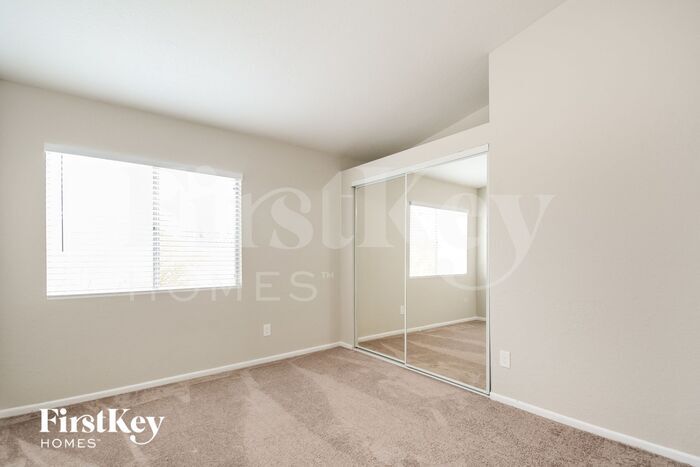 Building Photo - 9556 N Albatross Dr