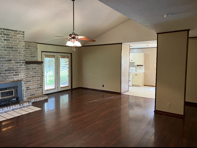 Building Photo - 1118 Joe Miller Rd