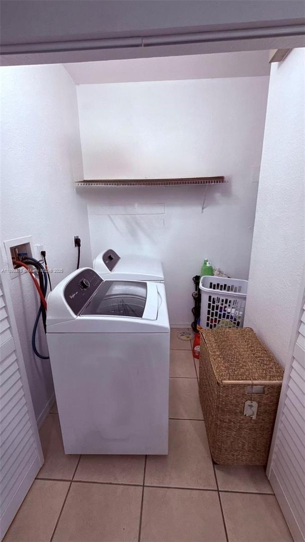 Building Photo - 10984 SW 182nd Ln