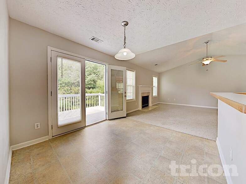 Building Photo - 460 Vinemont Ridge
