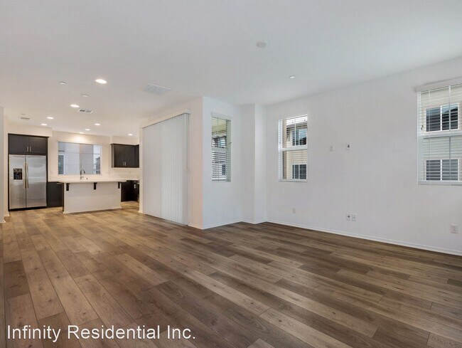 Building Photo - 3 br, 2.5 bath House - 747 Savi Drive  #104