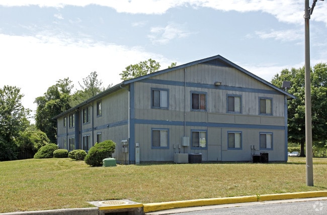 Building Photo - Heritage Acres