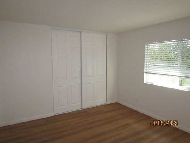 Building Photo - Newly remodeled single story home walking ...