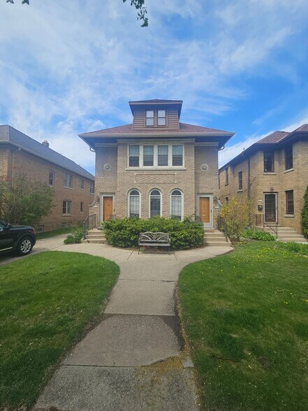 Primary Photo - 4147-4149 N Bartlett Ave.