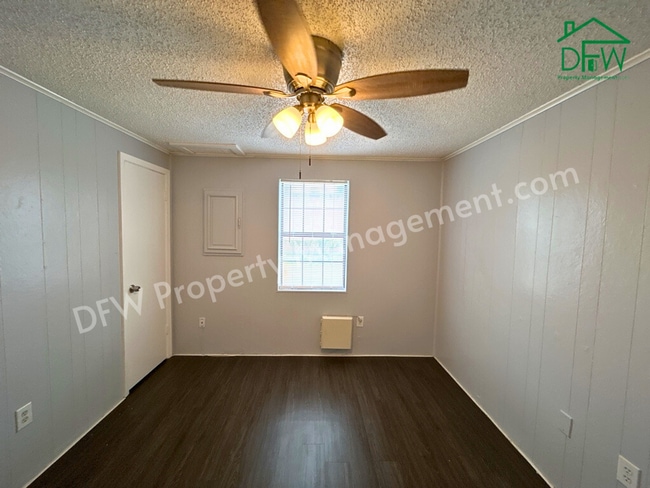 Building Photo - 1603 Voirin Rd