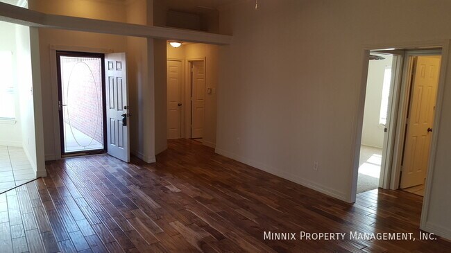 Building Photo - 1002 Osh Kosh Ave. (FS)-