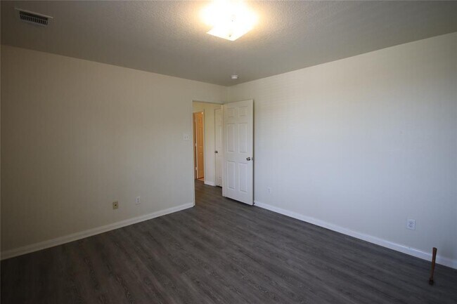 Building Photo - 28994 San Bernard River Loop