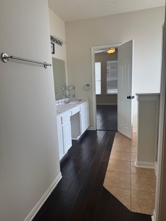 Building Photo - 7519 Chathan Glen Ln