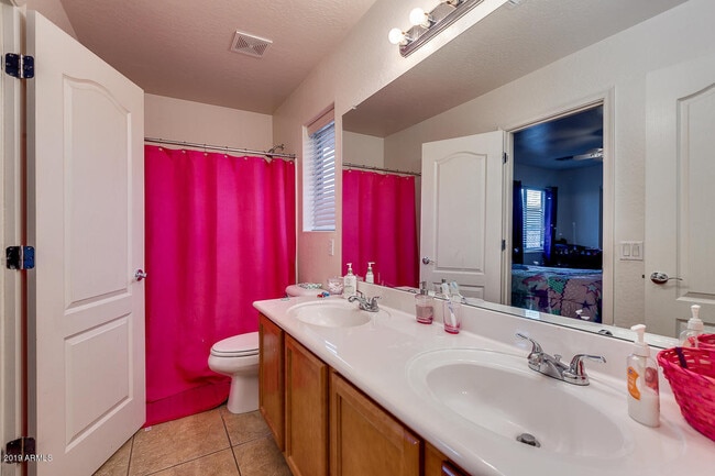 Building Photo - Charming 5 Bed 3 Bath Tolleson Home with Solar!!