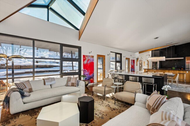 Building Photo - 2700 Juniper Hill Rd