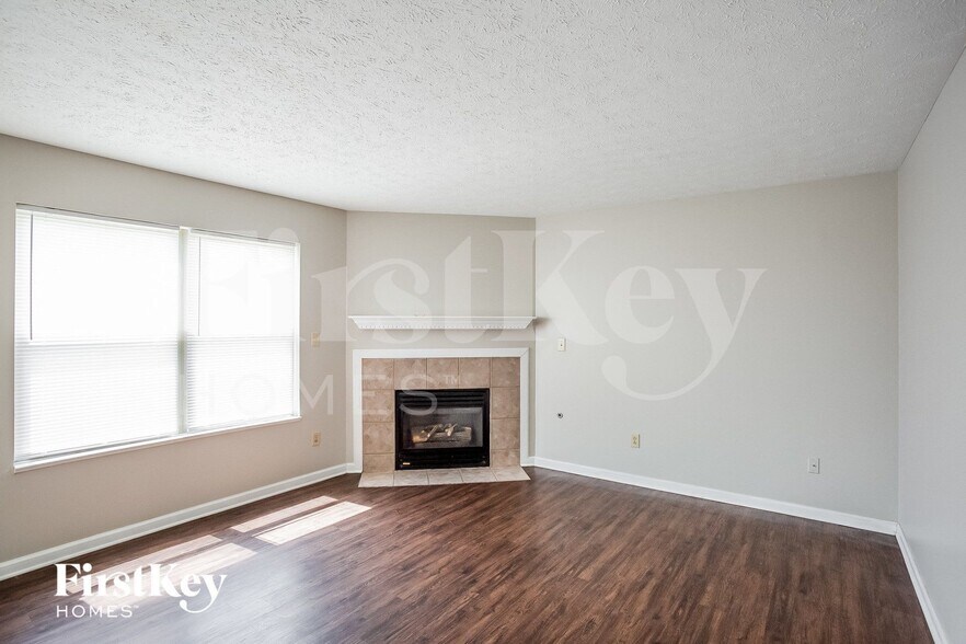 Building Photo - 6802 N Denton Ct