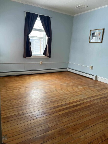 Building Photo - 87 Lincoln Ave