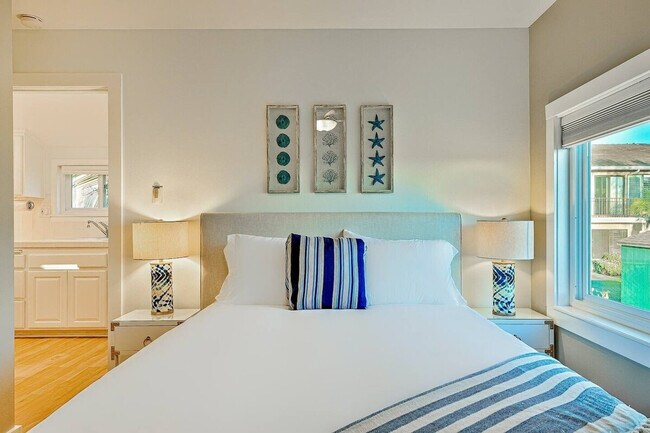 Building Photo - 1185 Tamarack Ave