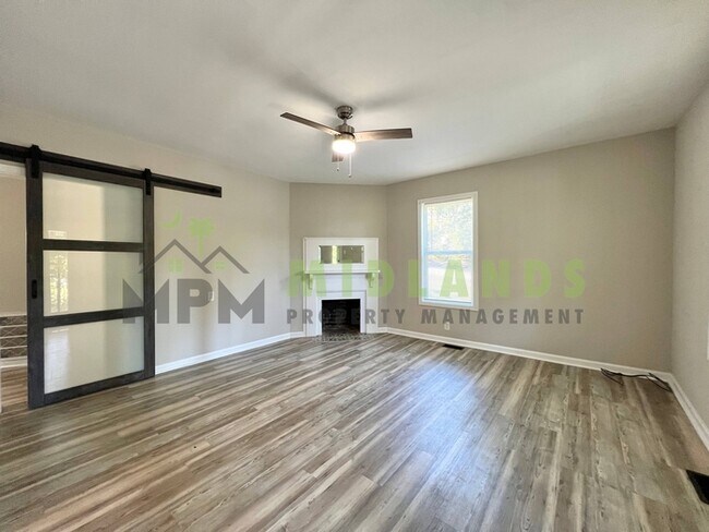 Building Photo - 320 Corley St