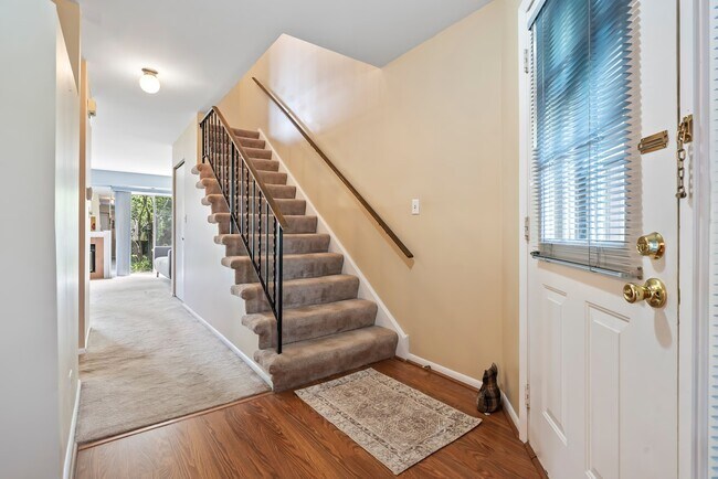 Building Photo - 573 E Windgate Ct