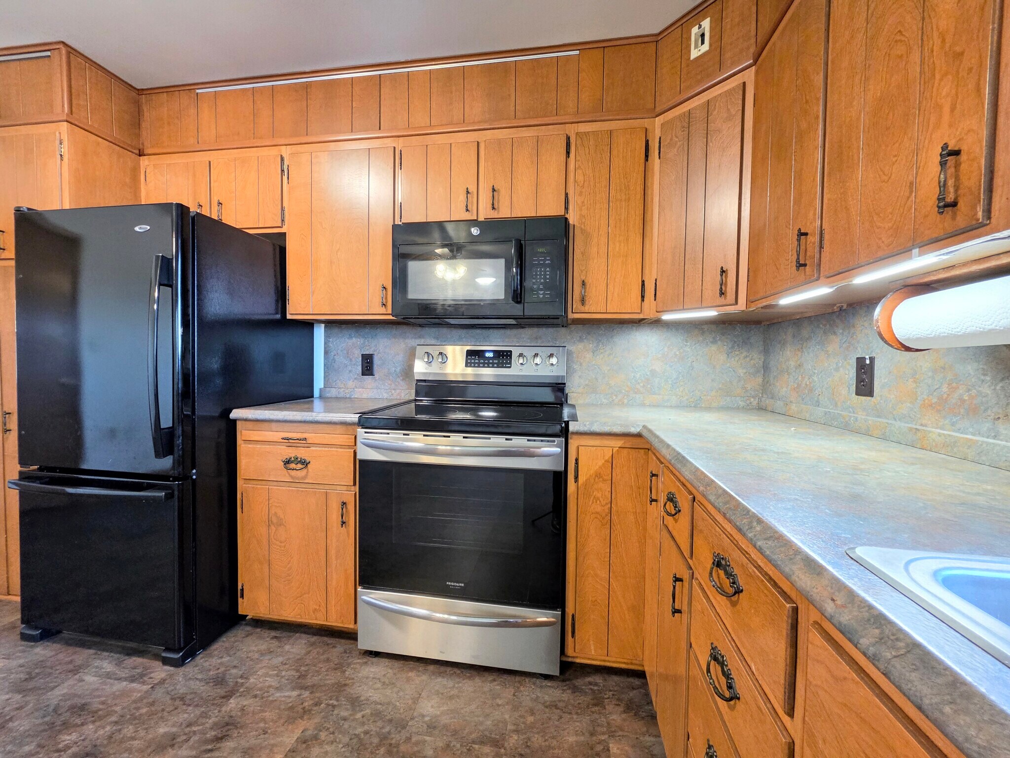 Building Photo - 154 Valley View Dr