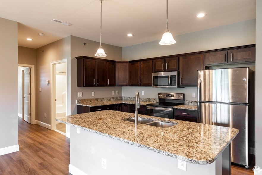 Building Photo - Mill Hollow Apartments