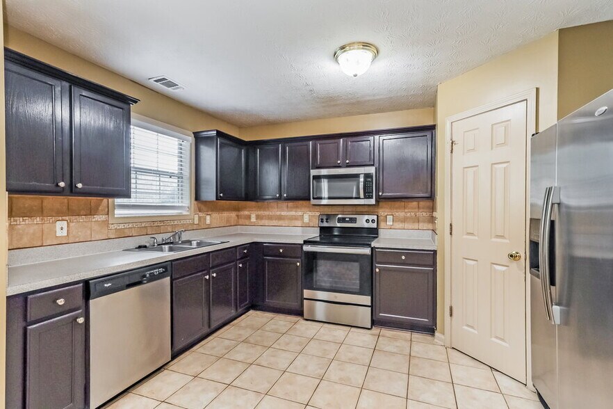 Building Photo - 5028 Burling Mill Dr