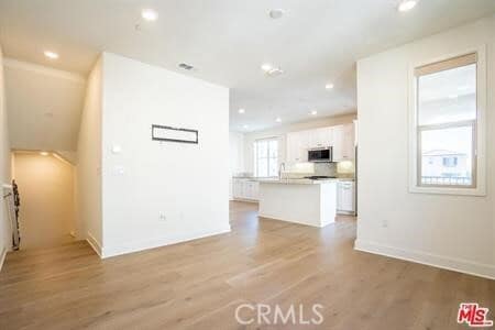 Building Photo - 18339 Iris Ln