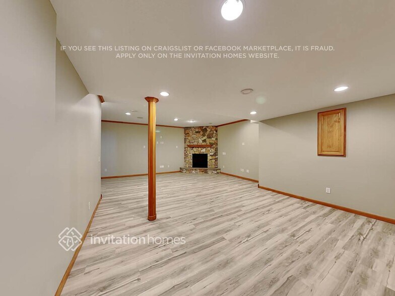 Building Photo - 11802 South Lake Boulevard Northeast