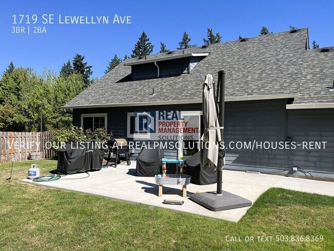 Building Photo - 1719 SE Lewellyn Ave