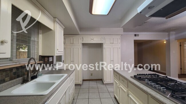 Building Photo - 3 Bed, 2 Bath Hesperia Home!!!