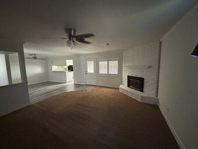 Building Photo - Very Clean Condo in Kern City!  2 Bedrooms...