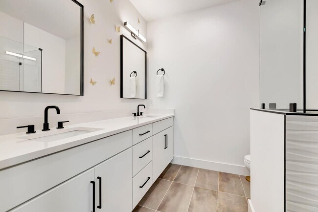 Building Photo - 1313 Baptist World Center Dr