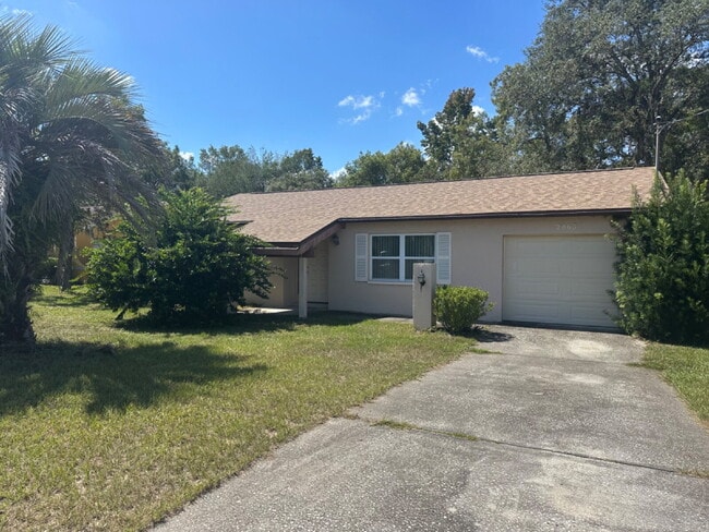 Building Photo - Cute 2 Bedroom, 2 Bathroom, 1 Car Garage h...