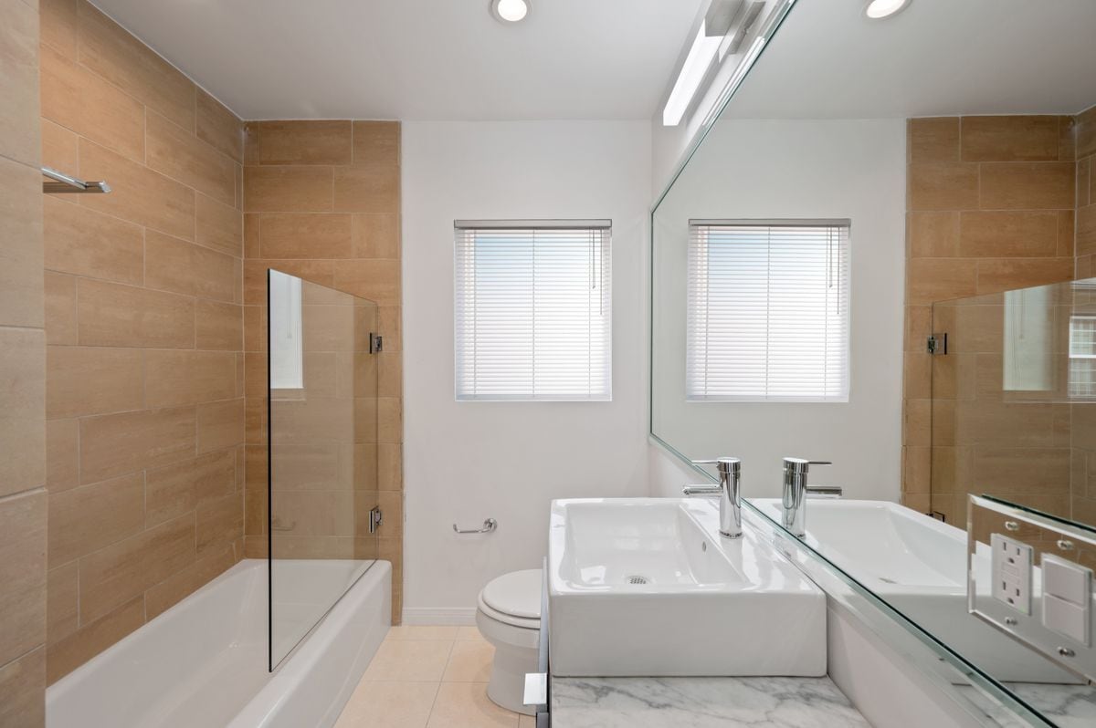 Building Photo - 1117 Cochran Ave