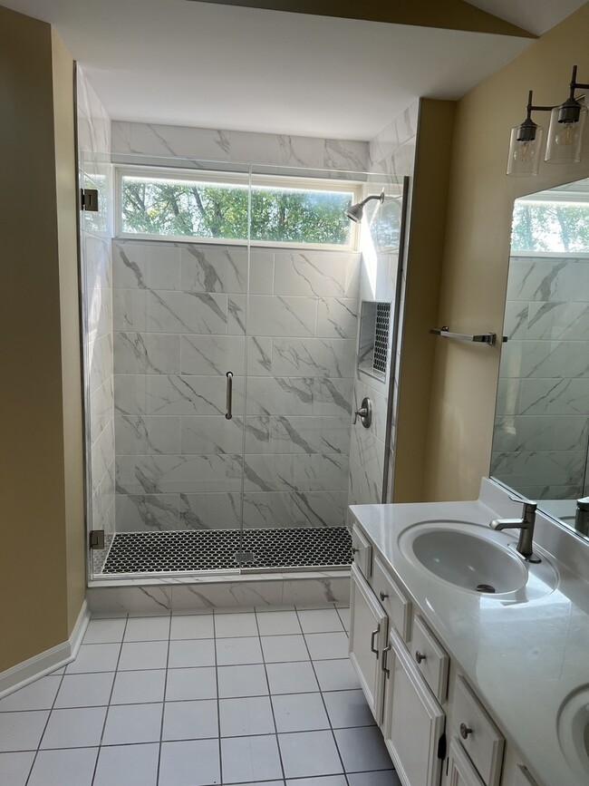 Building Photo - 426 Thunder Ridge