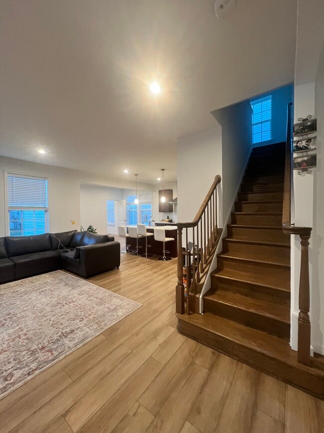 Building Photo - 230 Newbury St