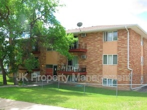 Building Photo - 1122 1st Ave SW