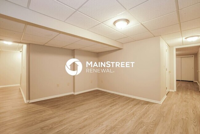 Building Photo - 4 Bedroom Pet-Friendly Home in Pickerington, OH with Main Street Renewal